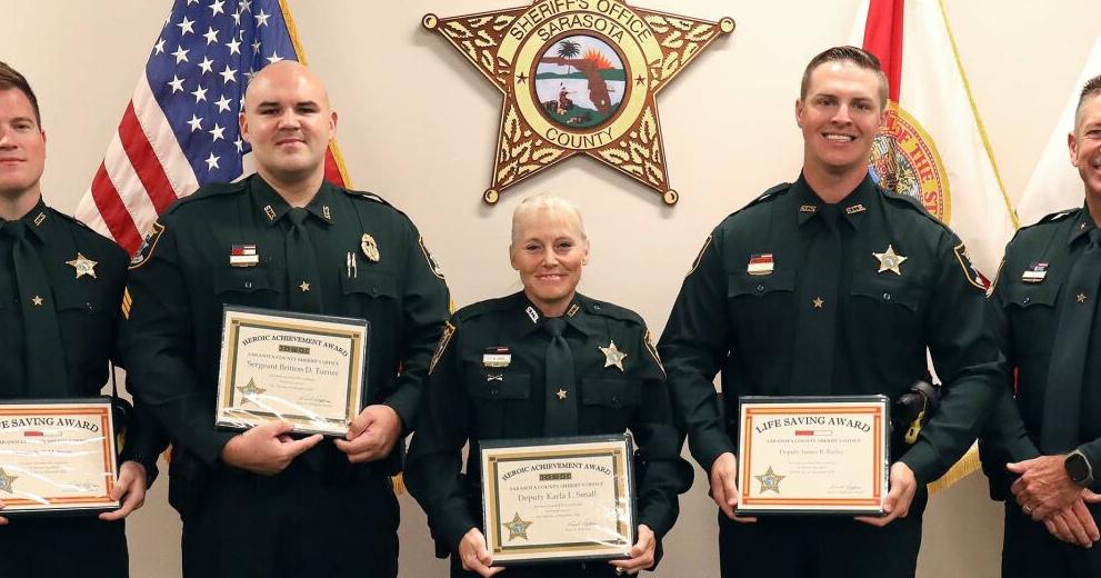 Sheriff recognizes officers for 'heroic acts' | News | yoursun.com