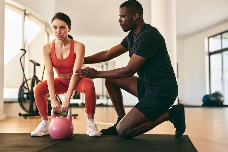 How to choose the best personal trainer for your fitness goals and ...