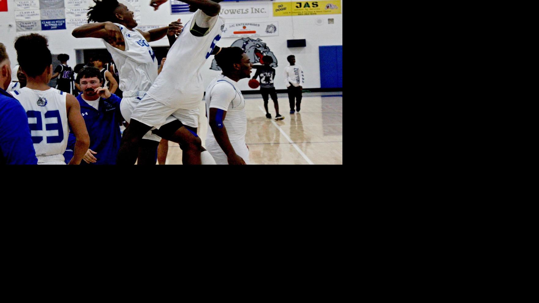 Distric Champs Photos From A Busy Night Of Prep Basketball Sun