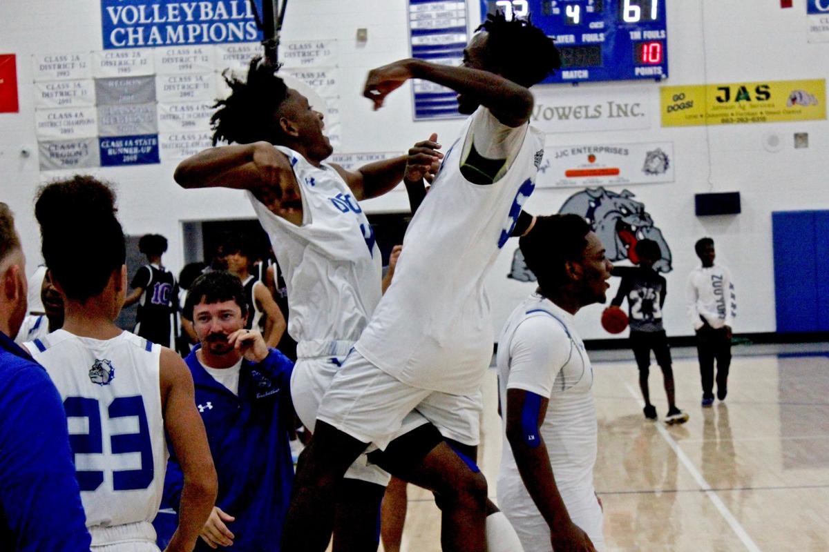 Distric Champs Photos From A Busy Night Of Prep Basketball Sun