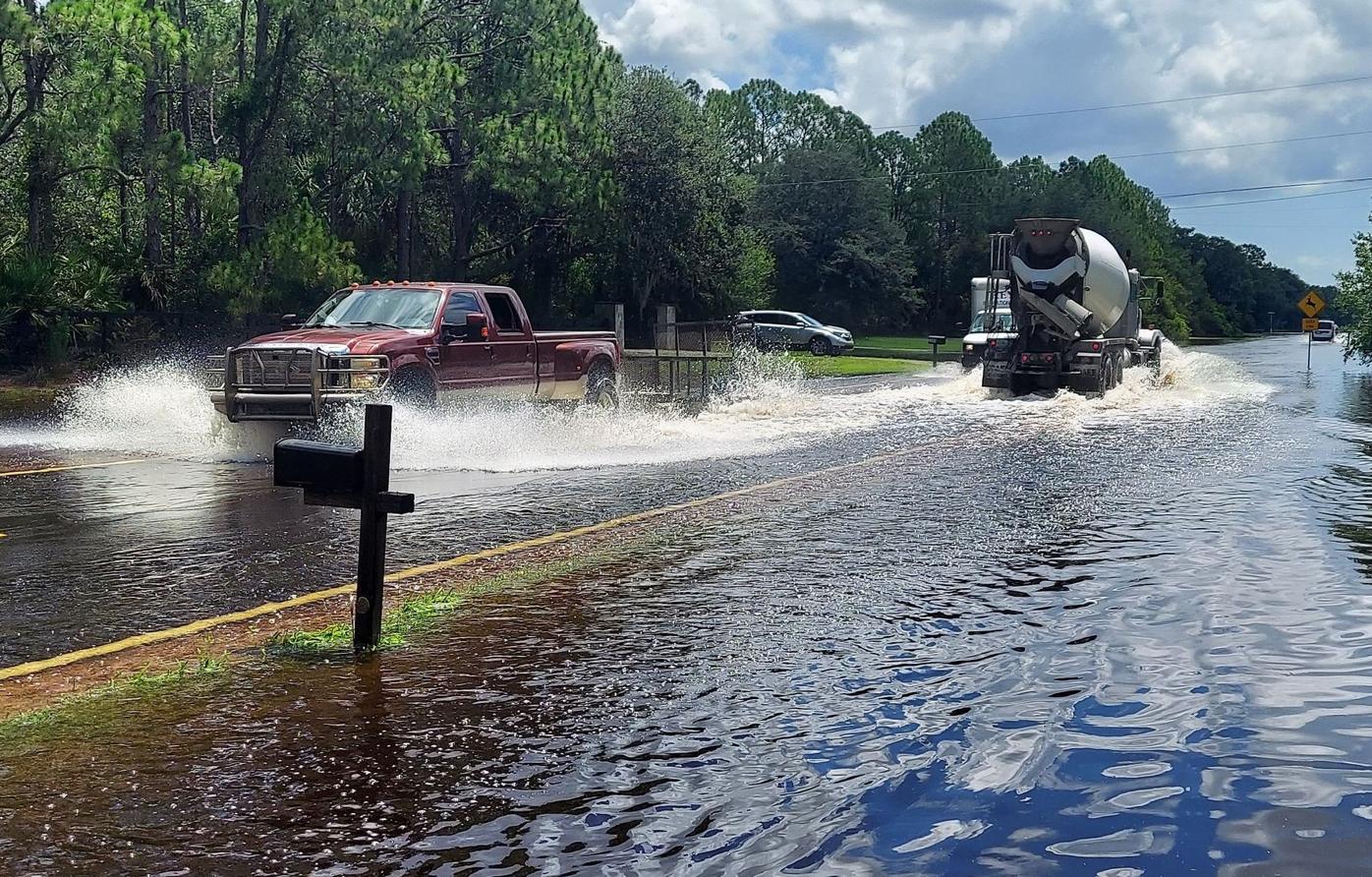 Flooding impacts North Port Estates, a scramble to stay dry North