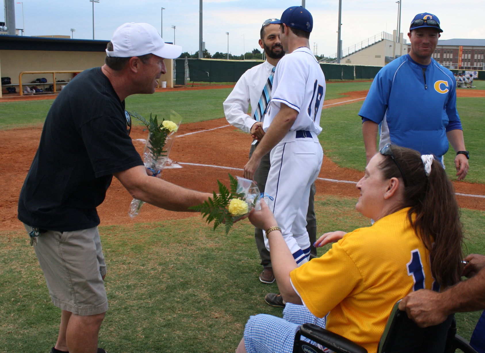 Ballplayers Get Senior Tribute | News Archives | Yoursun.com