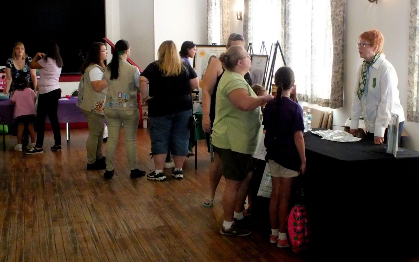 Local Leaders Join Forces To Empower Girl Scouts Local Yoursun Com