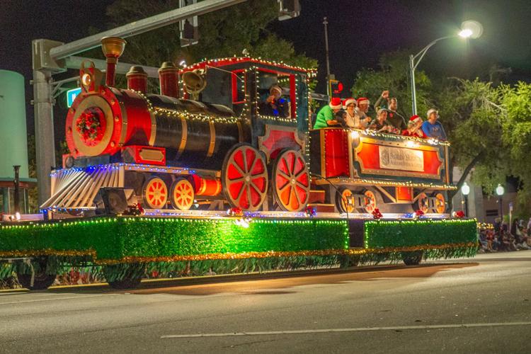 Sebring parade delights crowd Sebring