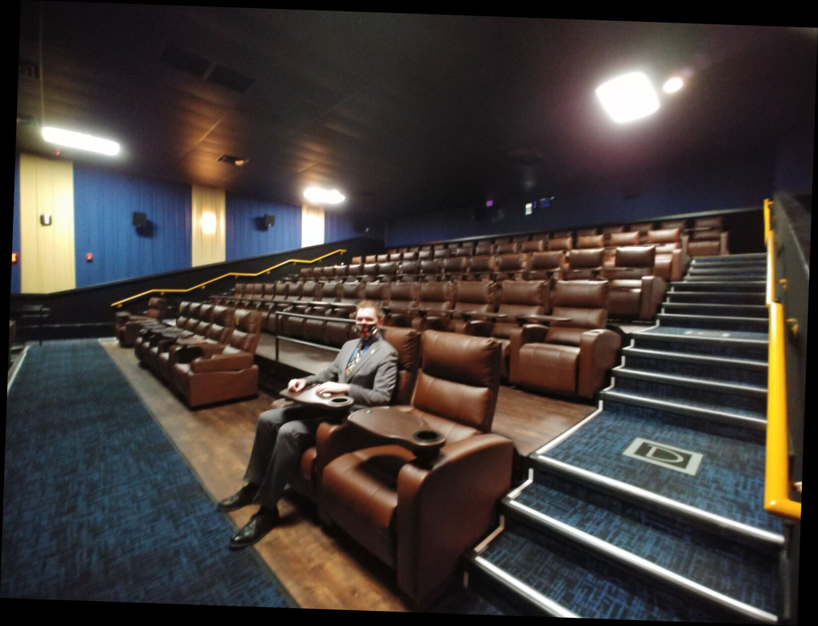 Let's Go To The Movies - In Style And Safety | News | Yoursun.com