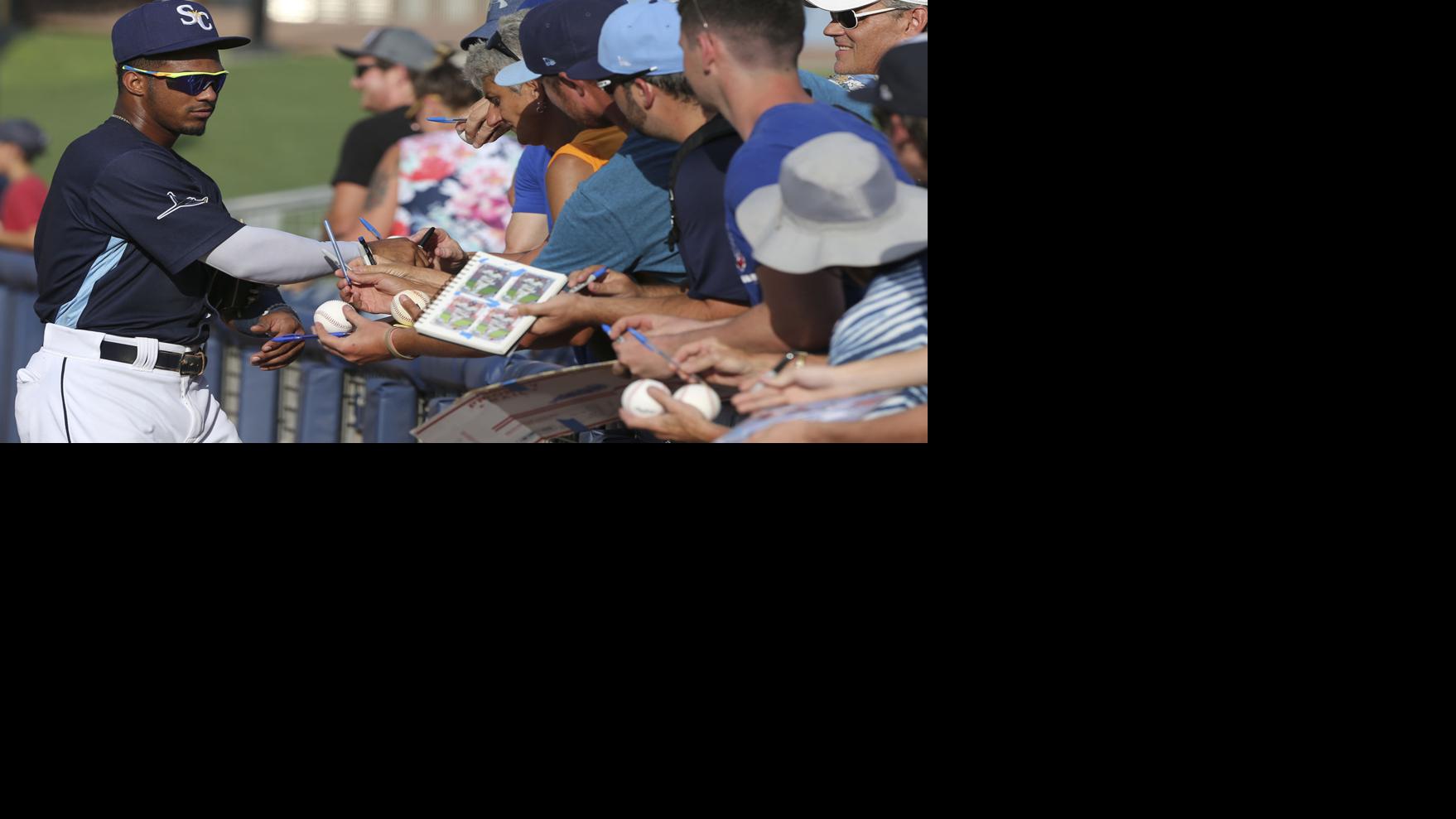 The Franco Effect Fans Swarm To Get Top Prospect S Signature