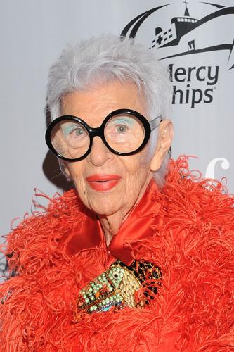 Søndag suge Citron Fashion icon Iris Apfel on her coloring book and teaching college students  | Daily Break | yoursun.com