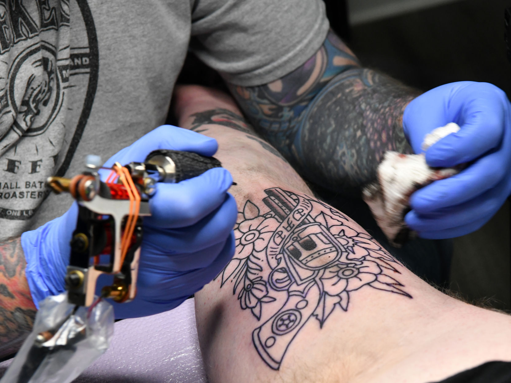Rhey Tattoos - Small tattoo Artist : Rocky Rhey Tattoos is most creative  and best tattoo studio in kolkata www.rheytattoos.com 7980960422 8697685862  #rheytattoos #rheytattooskolkata #rheytattoostudio #rose #rosetattoo  #rosetattoos #libratattoo ...