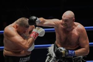Tyson Fury beats Mariusz Wach in Thailand, awaits Anthony Joshua
