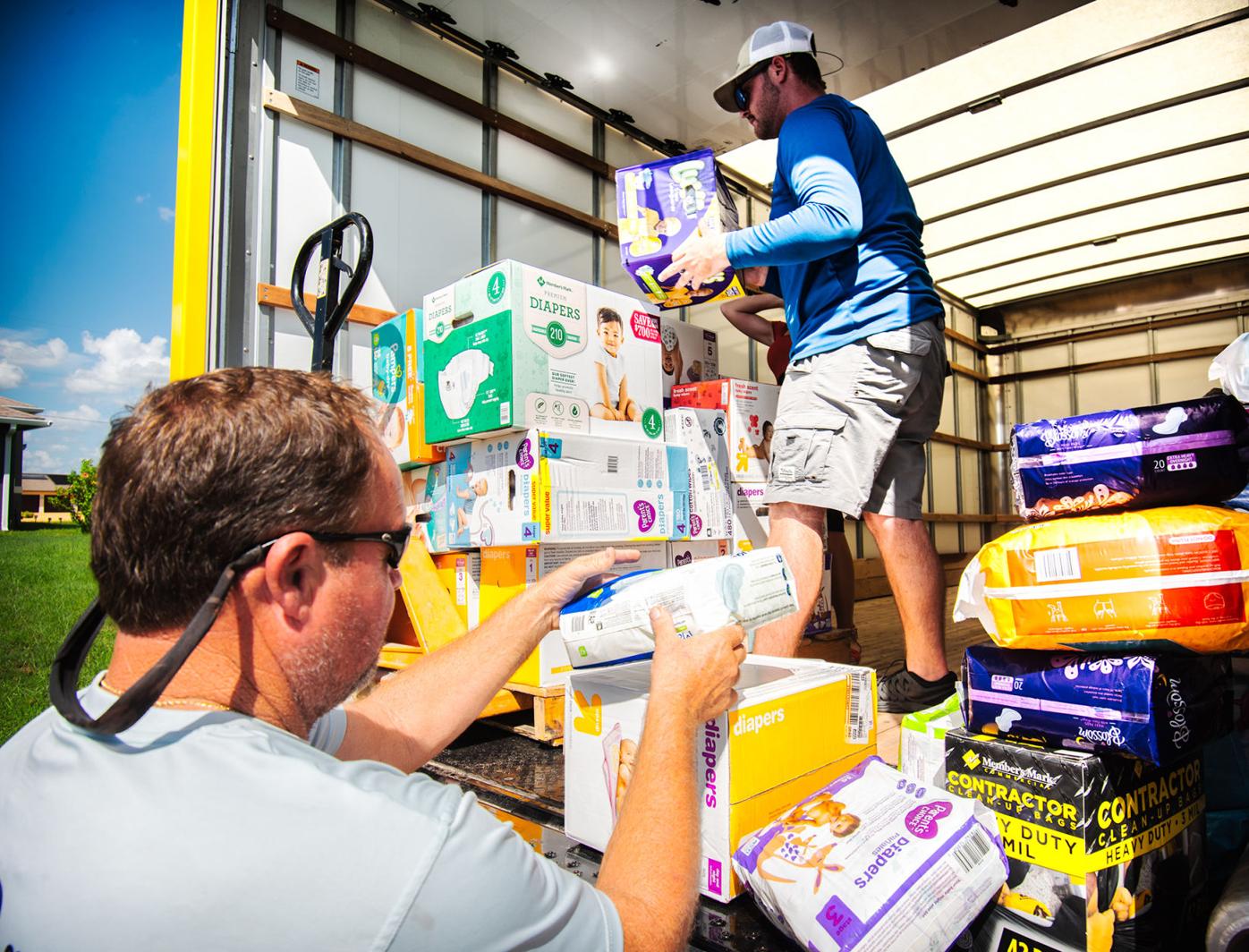 Bringing Our Donations To The Bahamas After Local Businesses Hold Supply Drives Cheney Brothers Helps With Delivery News Yoursun Com