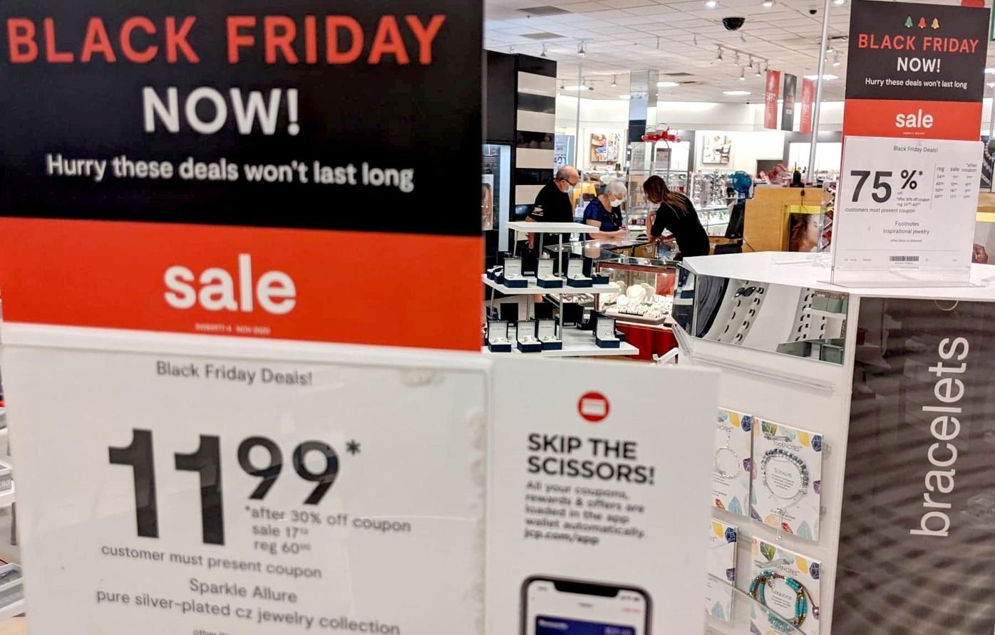 Black In Black Pandemic Restores Black Friday Shopping Tradition Englewood Sun Yoursun Com