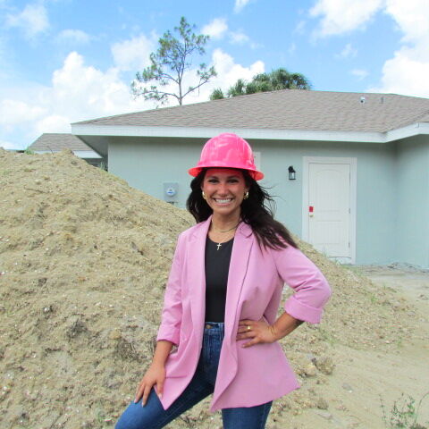 Fighting stereotypes, she's now a construction leader | News | yoursun.com