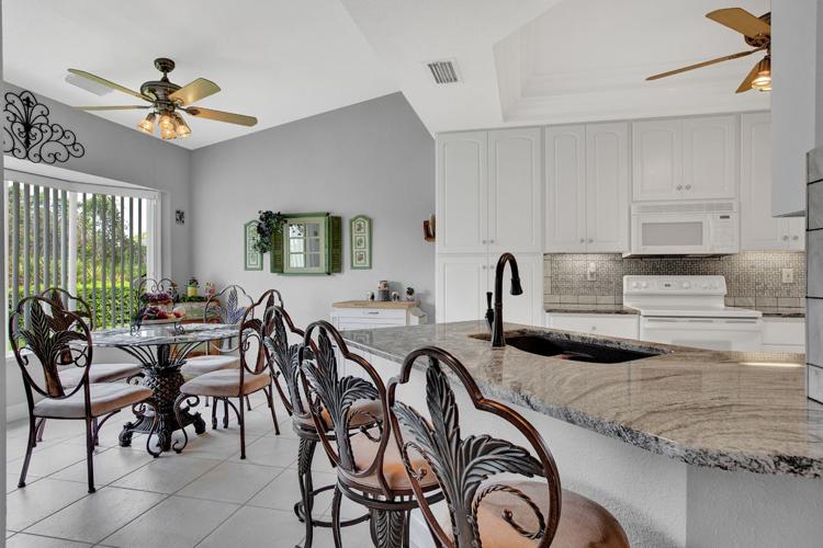 Immaculate Manor Hill home in Sun 'n Lake Sebring