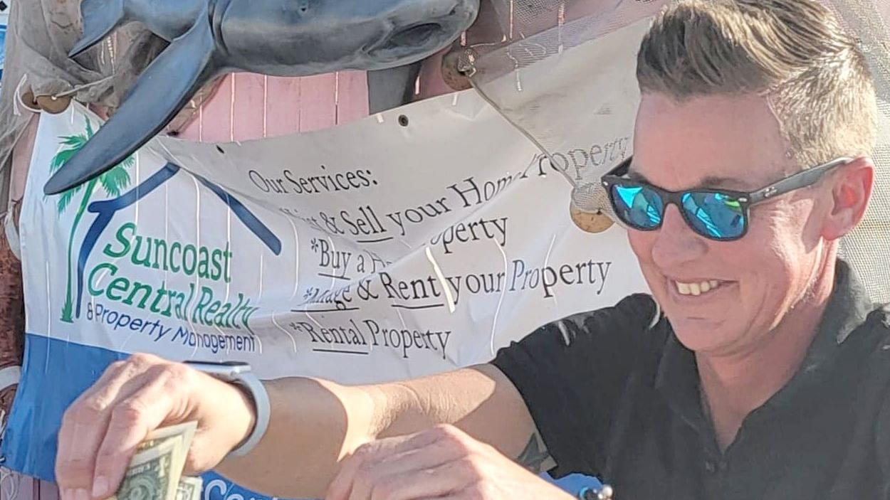 Leadership Englewood class parties, raises funds at Snook's - Vimarsana News