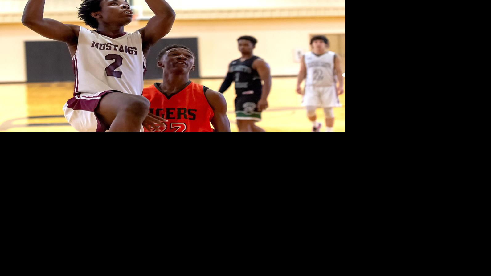 Battle First Mustang To Sign To Play Collegiately Area Preps