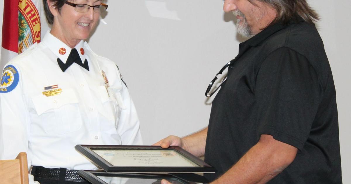 ‘Citizen heroes’ honored for rescue | News Archives | yoursun.com