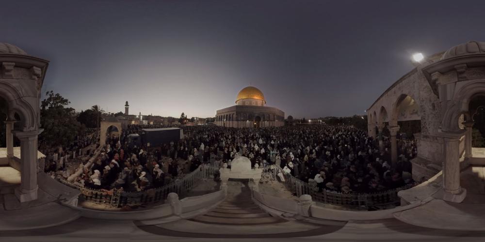 Ramadan prayers on the plateau of the Dome of the Rock