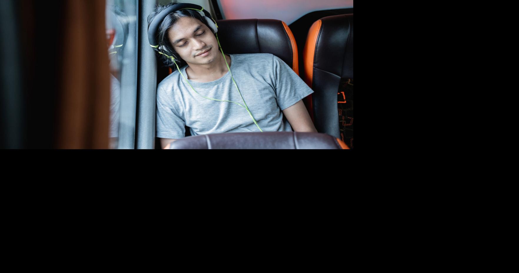 15 best headphones to sleep in while traveling