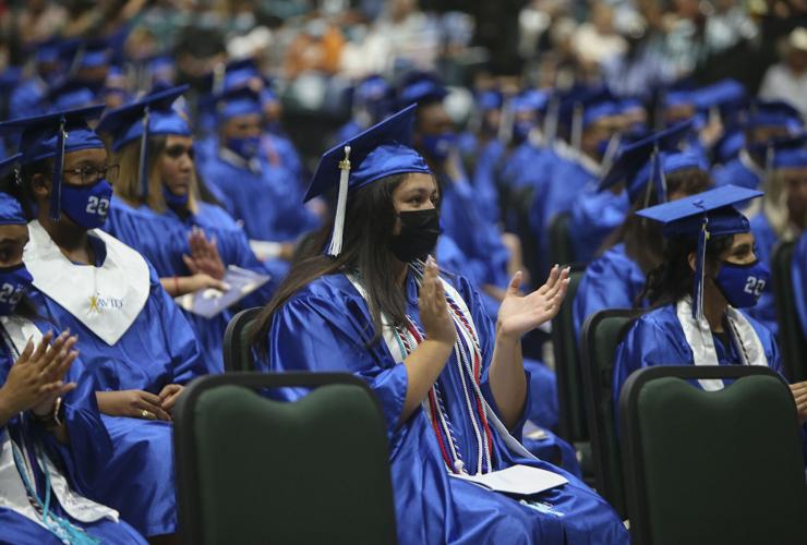 DeSoto High School seniors graduate Arcadian