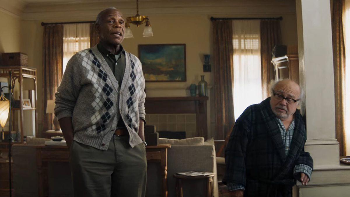 Jumanji Stars Danny Devito And Danny Glover Take Friendship To