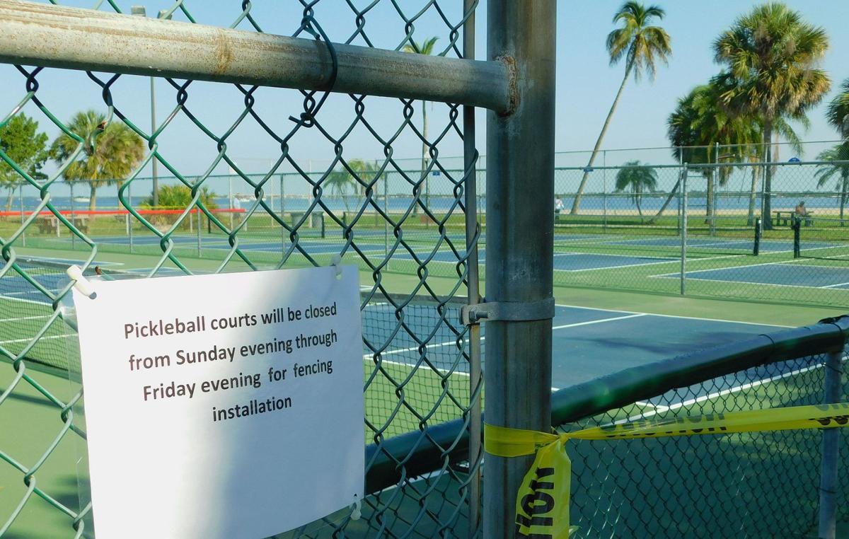 Nixing the noise Sound fence construction underway at Gilchrist