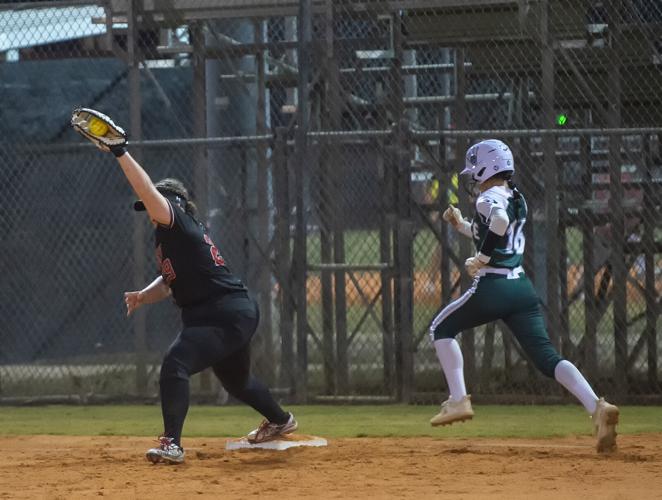 SOFTBALL Clutch hitting, dominant pitching lead Venice past Pirates