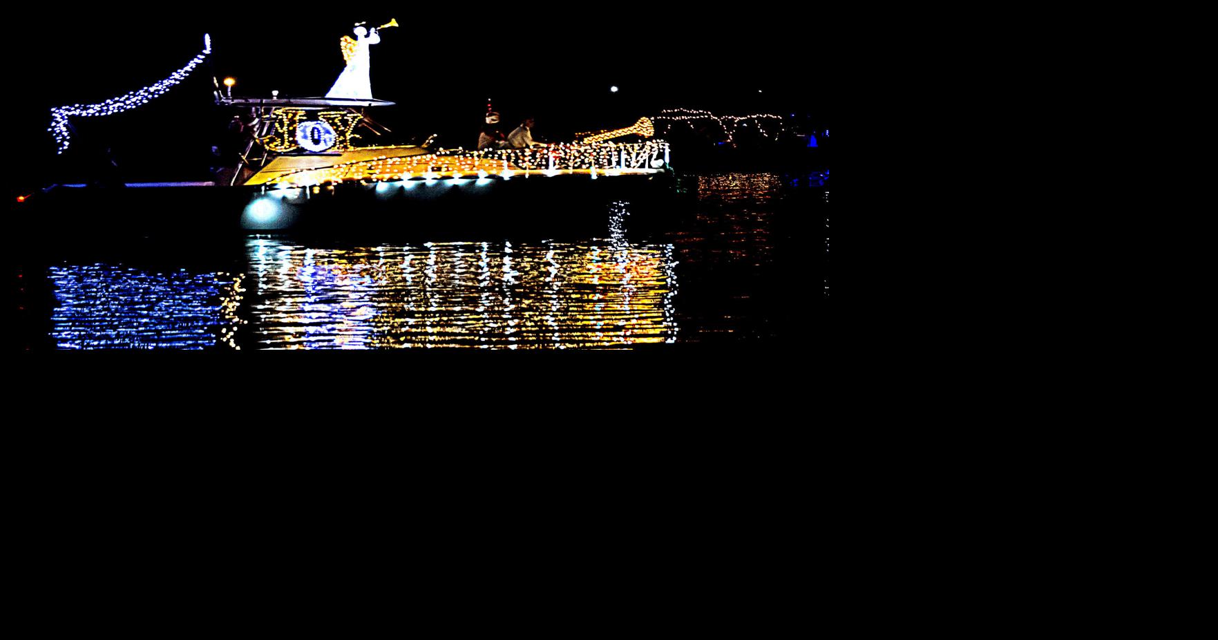 Punta Gorda Christmas Boat Parade continues tradition News