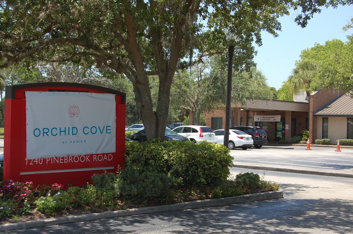 Orchid Cove hosts families for parade of loved ones Venice Gondolier Sun