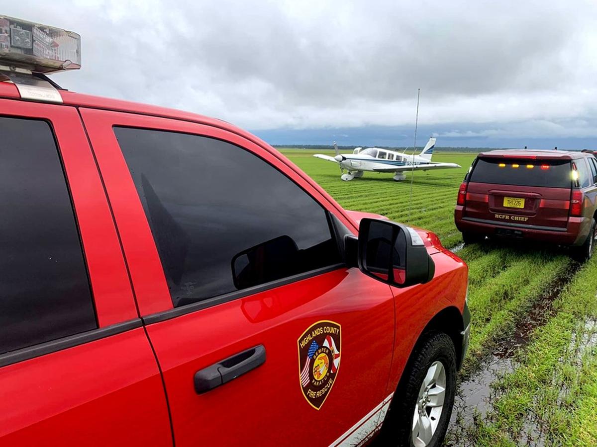 Pilot Lands In Sod Field After Plane Loses Power News Yoursun Com