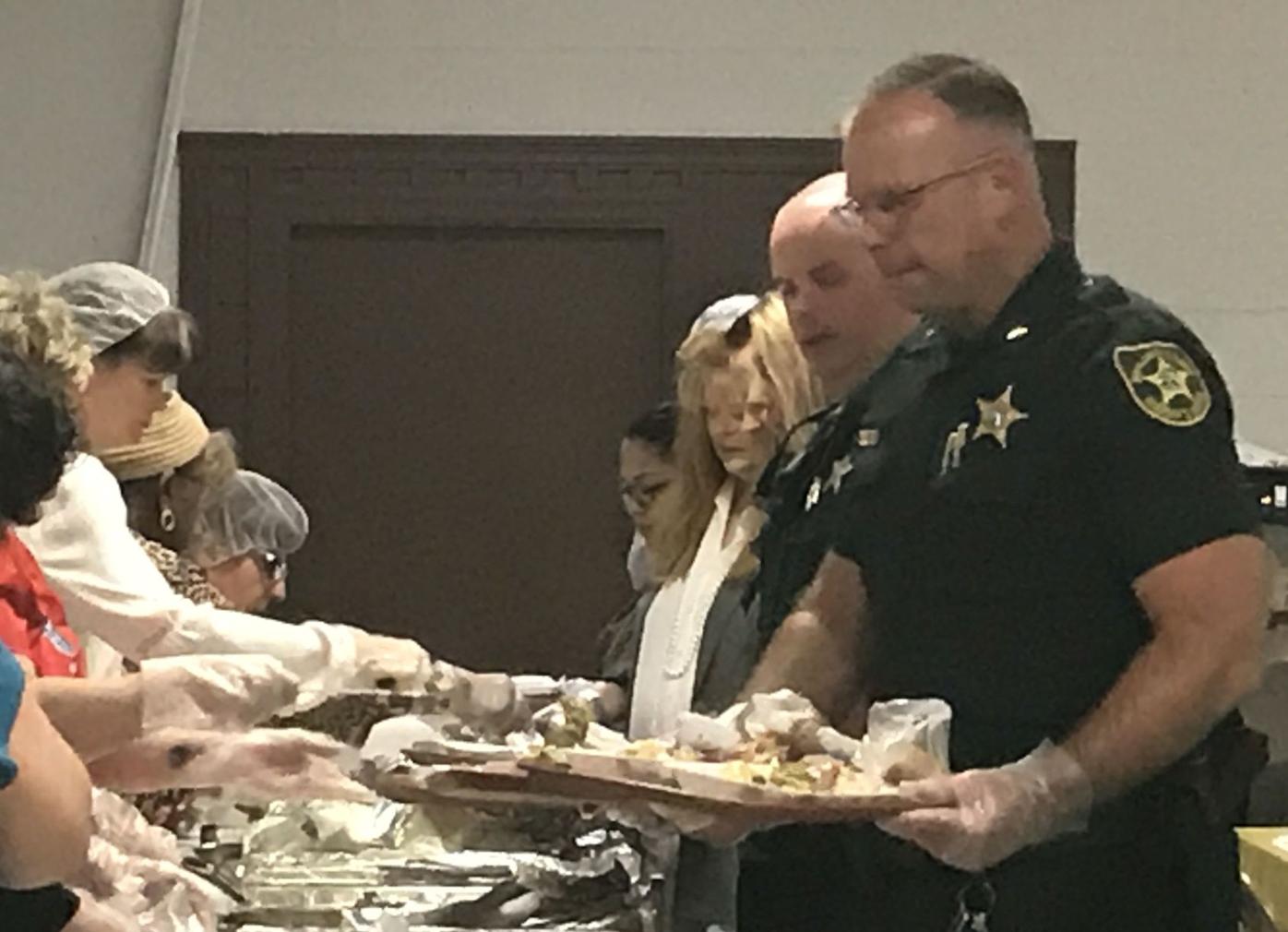 Nu Hope Serves Free Thanksgiving Supper To Seniors News Yoursun Com