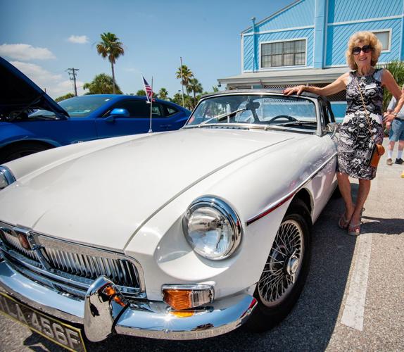 Vintage Motor Car Club showcases vehicles Features