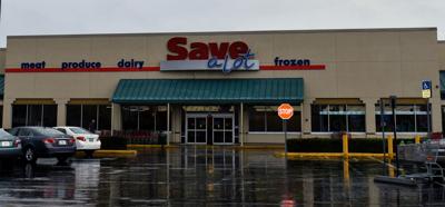 Port Charlotte Save A Lot Set To Close News Yoursun Com After reading all the information, click apply now. most business will have applicants start an account on their site, which allows them to start an application and come back to it if they are interrupted when filling it out.