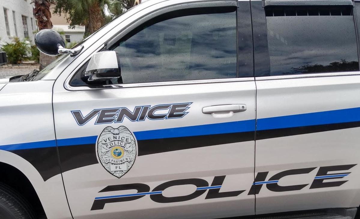 Woman Allegedly Thrown From Car Thursday Night Venice Gondolier Sun Yoursun Com