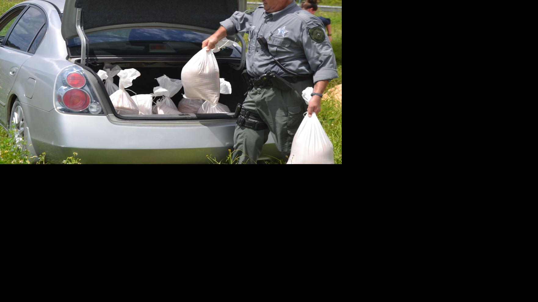 Residents Brave Heat Soaking For Sandbags News Yoursun Com