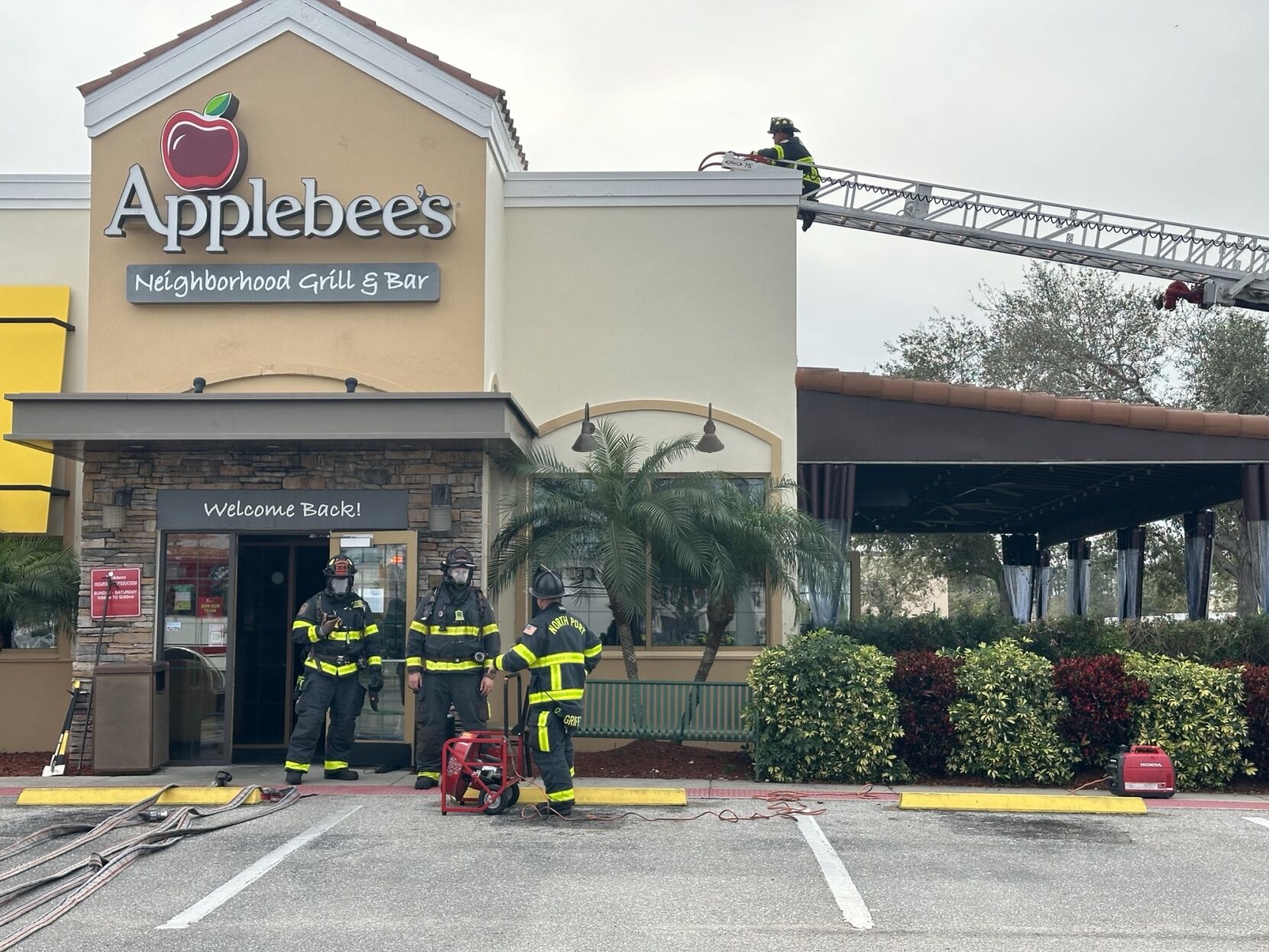 North Port firefighters investigate smoke at Applebee s News