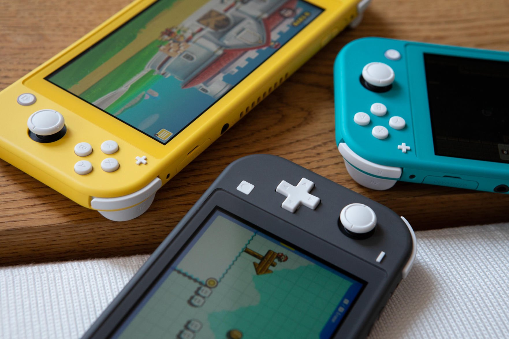 can you play clubhouse games on switch lite