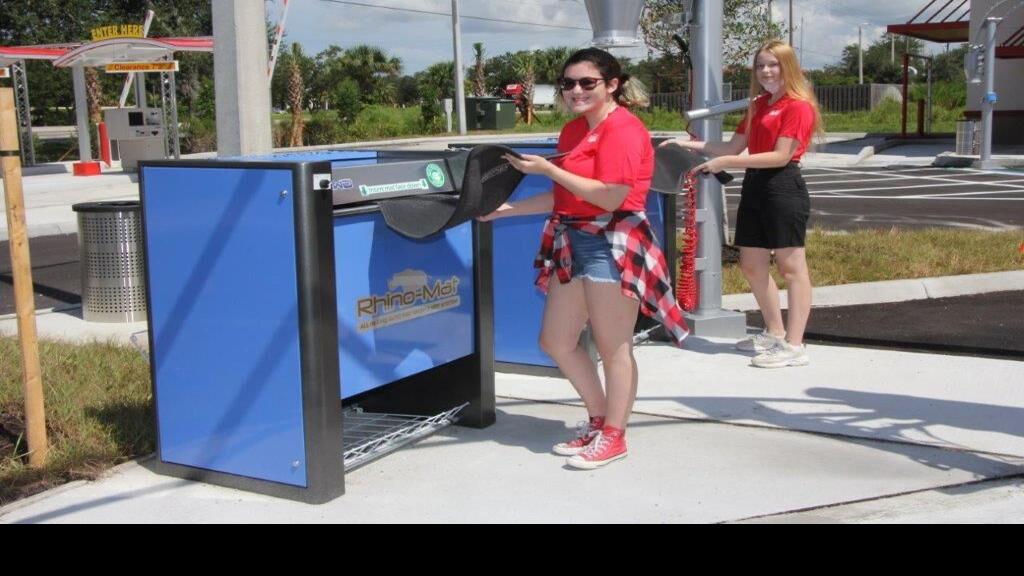 Car wash is �Lightning Fast� Venice Gondolier Sun