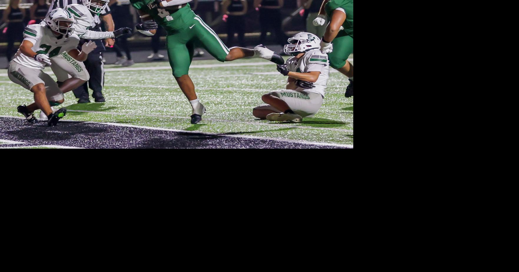 PREP FOOTBALL: Venice rolls Lakewood Ranch on homecoming night
