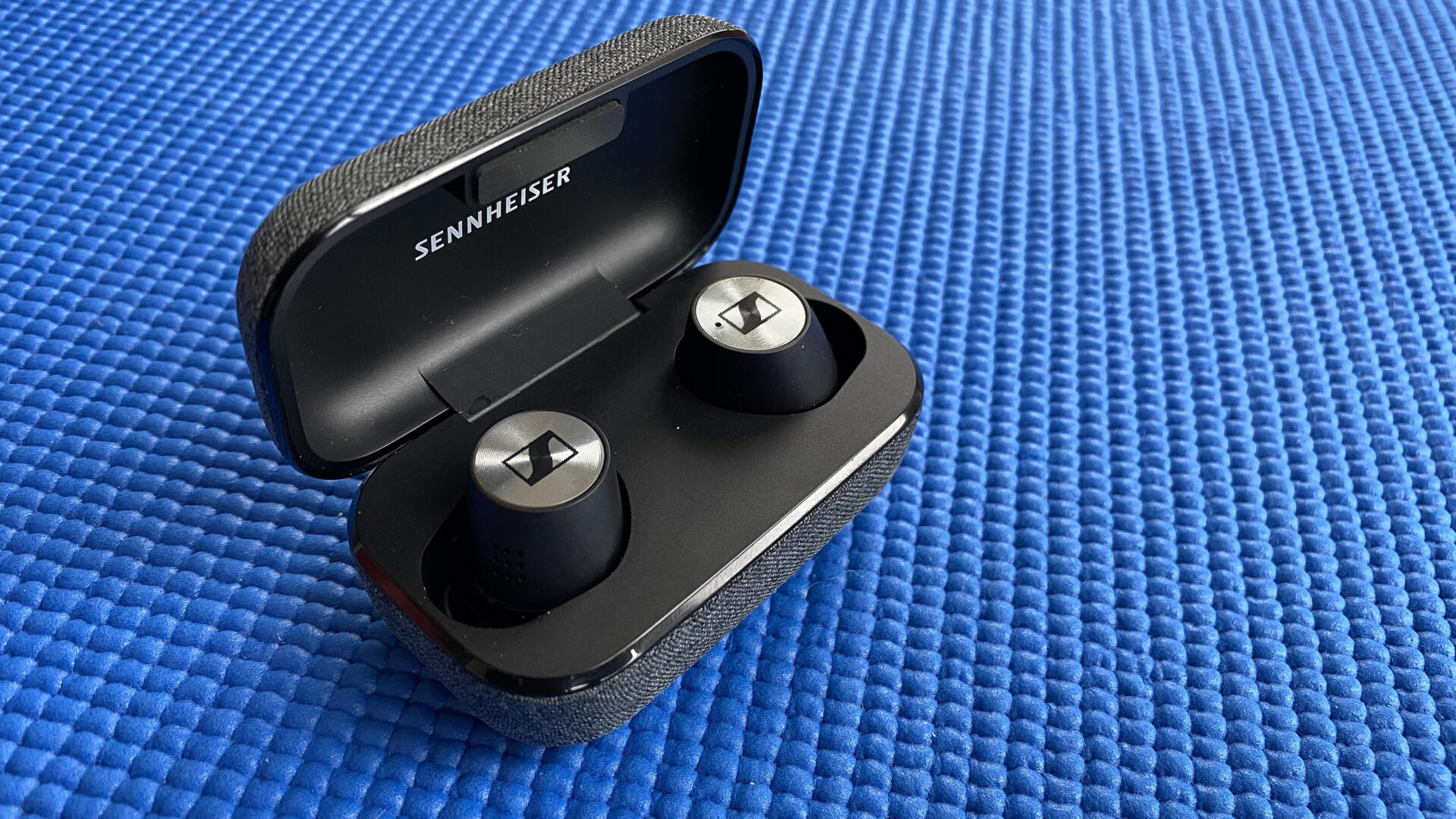 best earbuds noise cancelling 2020