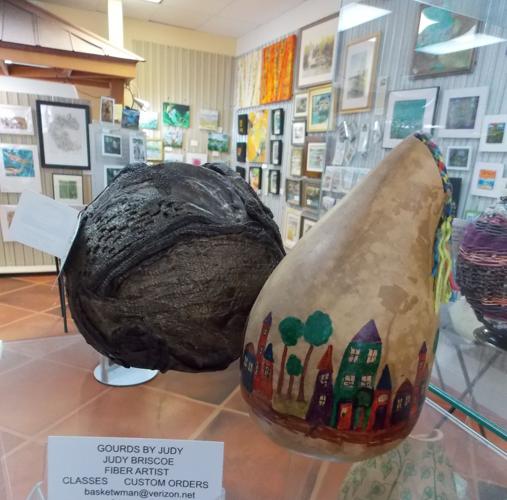 Basket weaving and gourd design artist, Judy Briscoe Let's Go