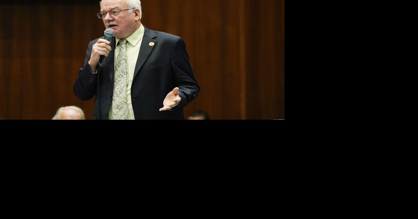 Arizona sells prison to firm that runs ICE facilities