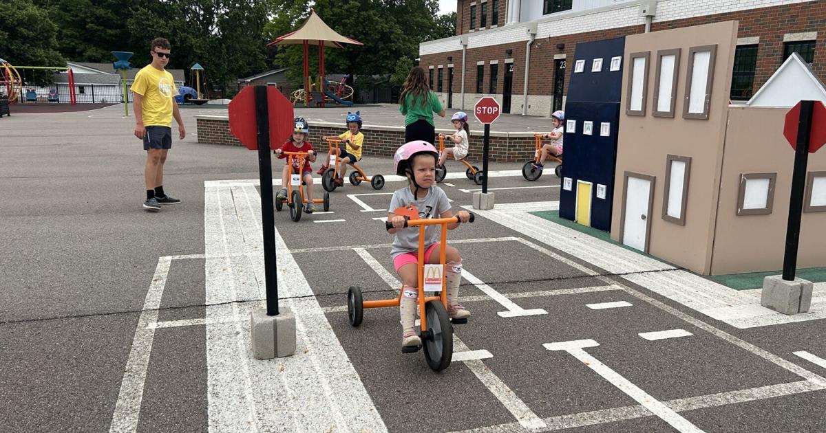 Making their way through Safety Town