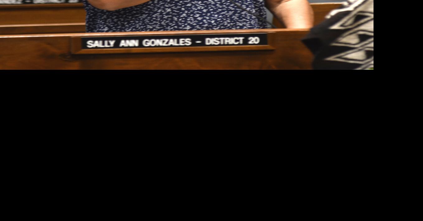 Arizona Senate votes to repeal César Chávez holiday